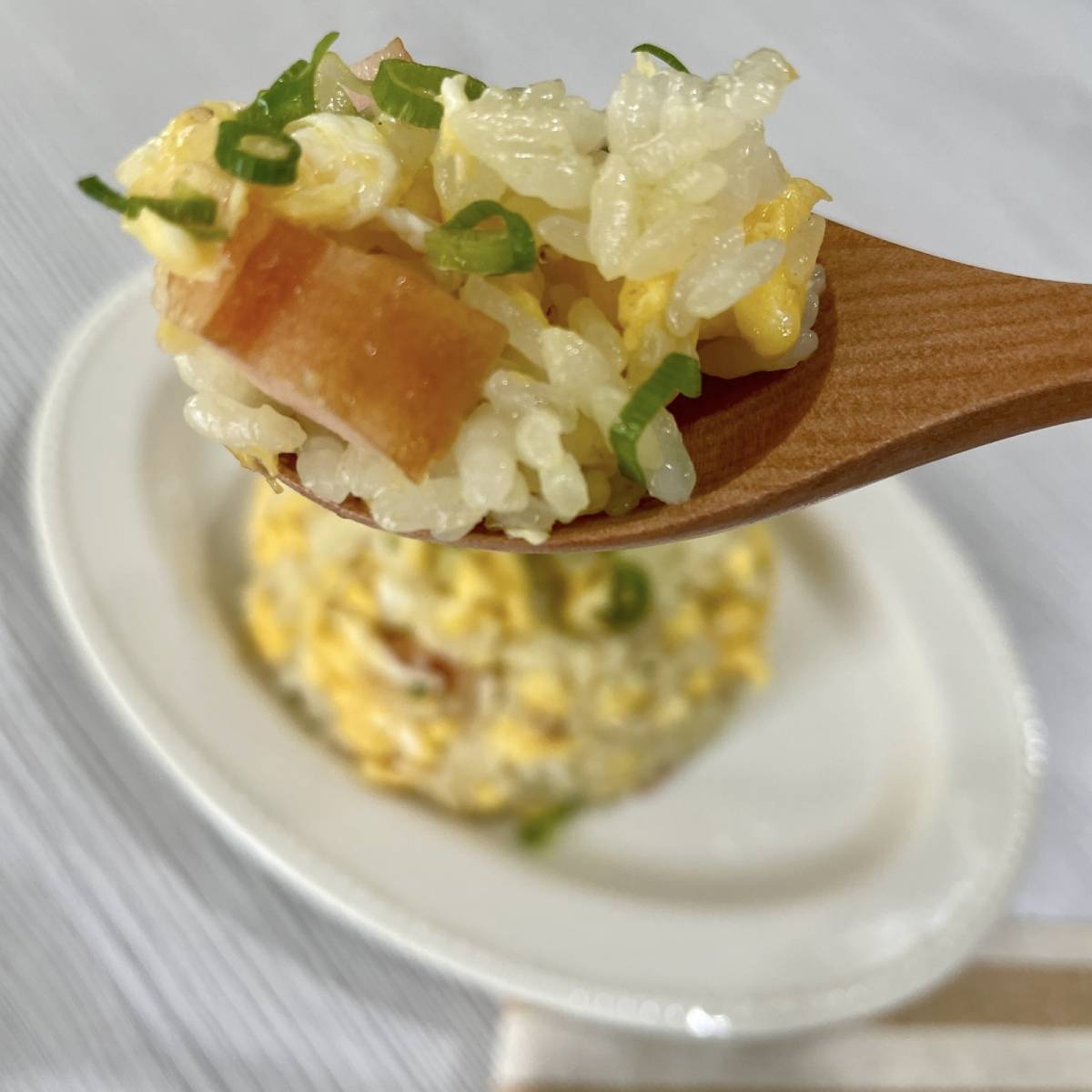 サッポロ一番公式の「サッポロ一番塩らーめん味の！チャーハン」のレシピ