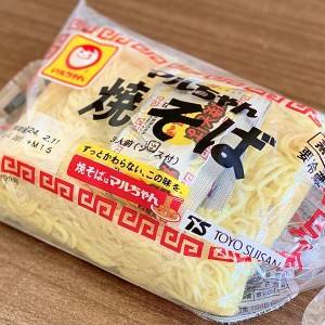 何袋あっても足らん。切って炒めるだけの「焼きそば麺」の超簡単レシピ
