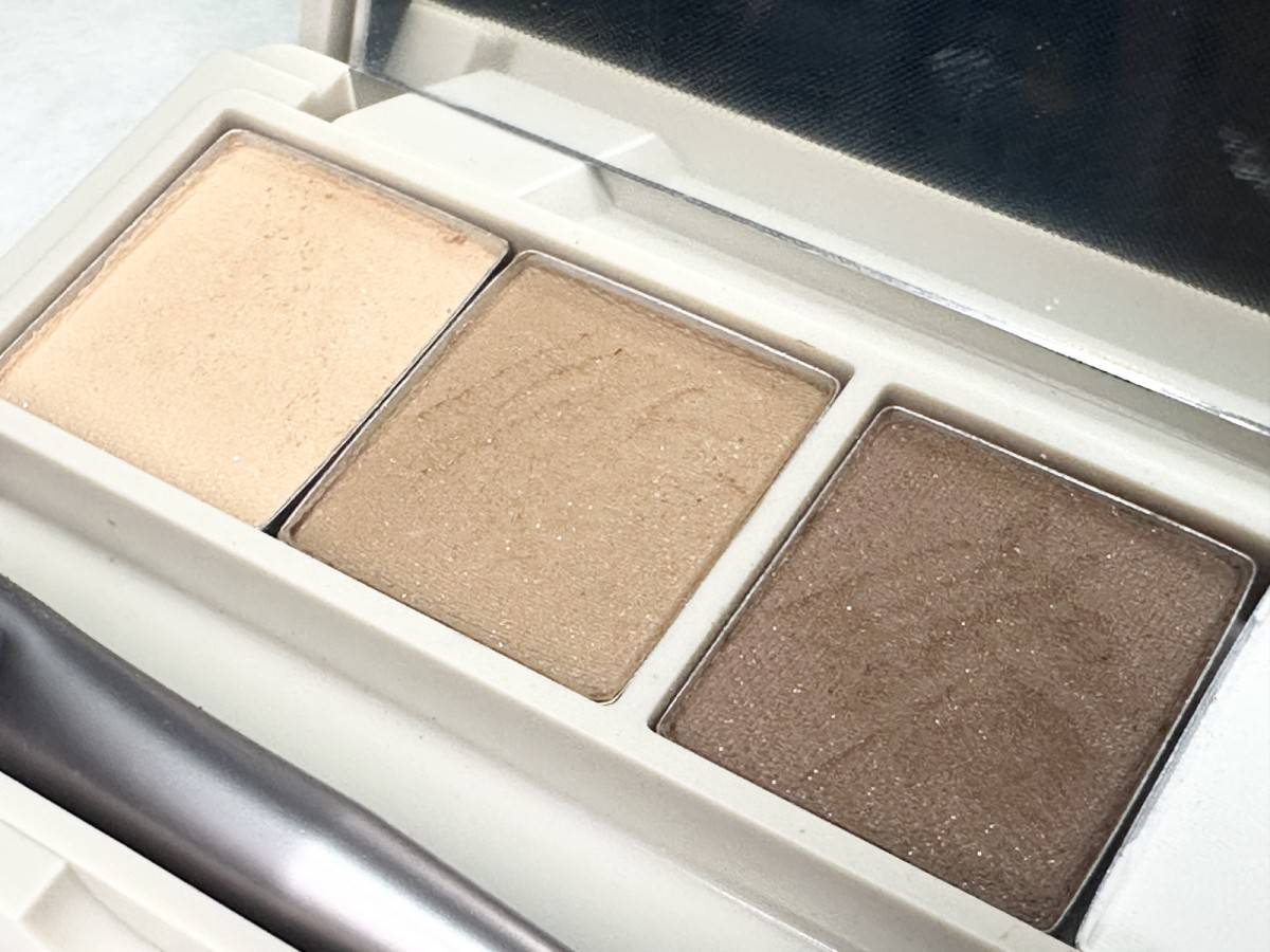 b idol　魔法のアイブロウパウダーは3種類のブラウン入り