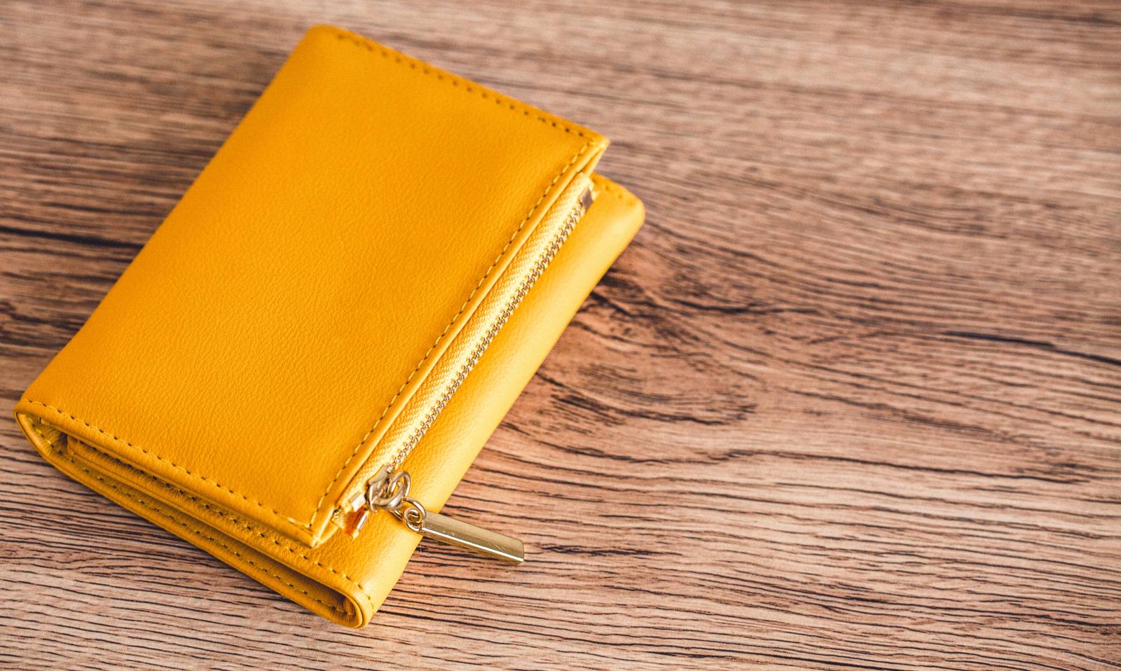 お財布　運を引き寄せる特徴　黄色　ゴールド