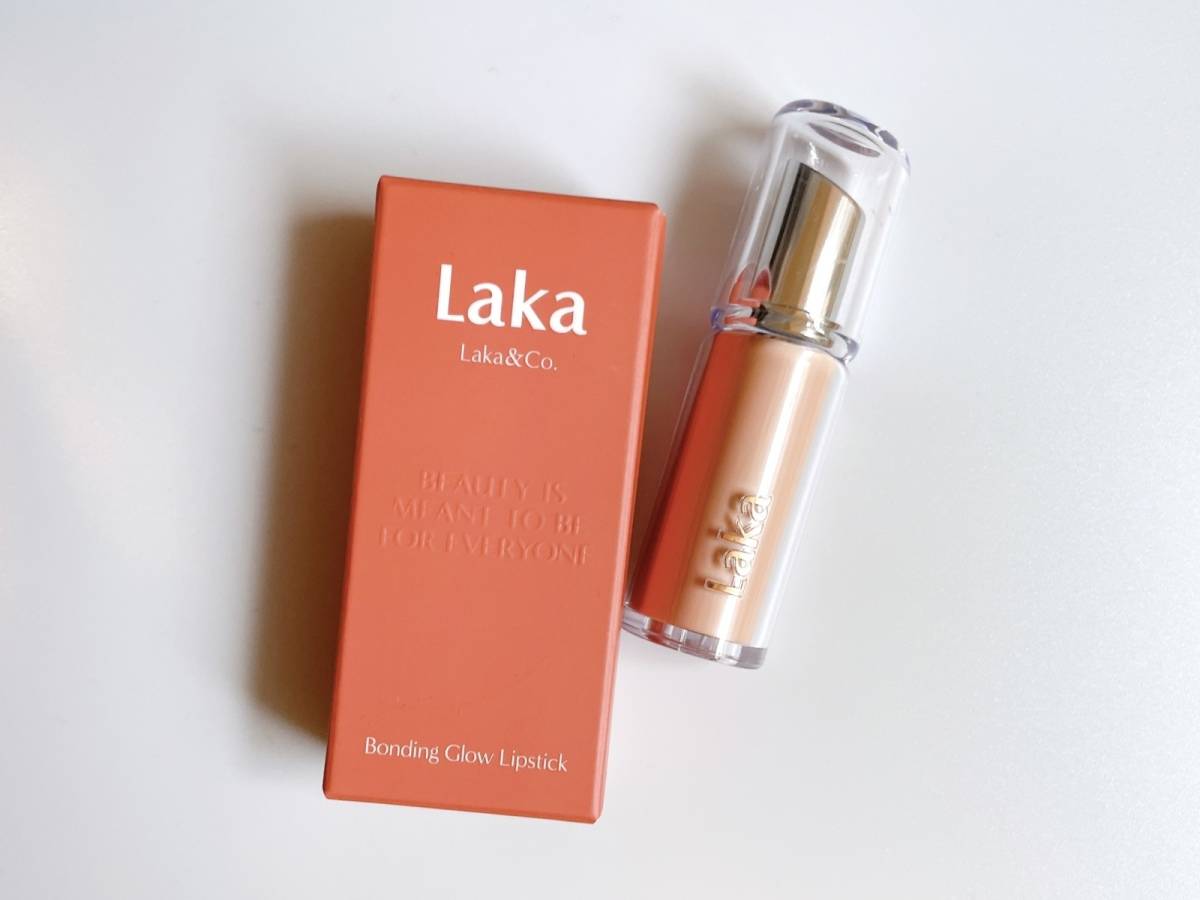 Laka ボンディンググロウリップスティック 外箱と本体