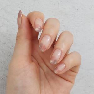 こなれ感たっぷり。不器用でもできる「お花フレンチネイル」のやり方