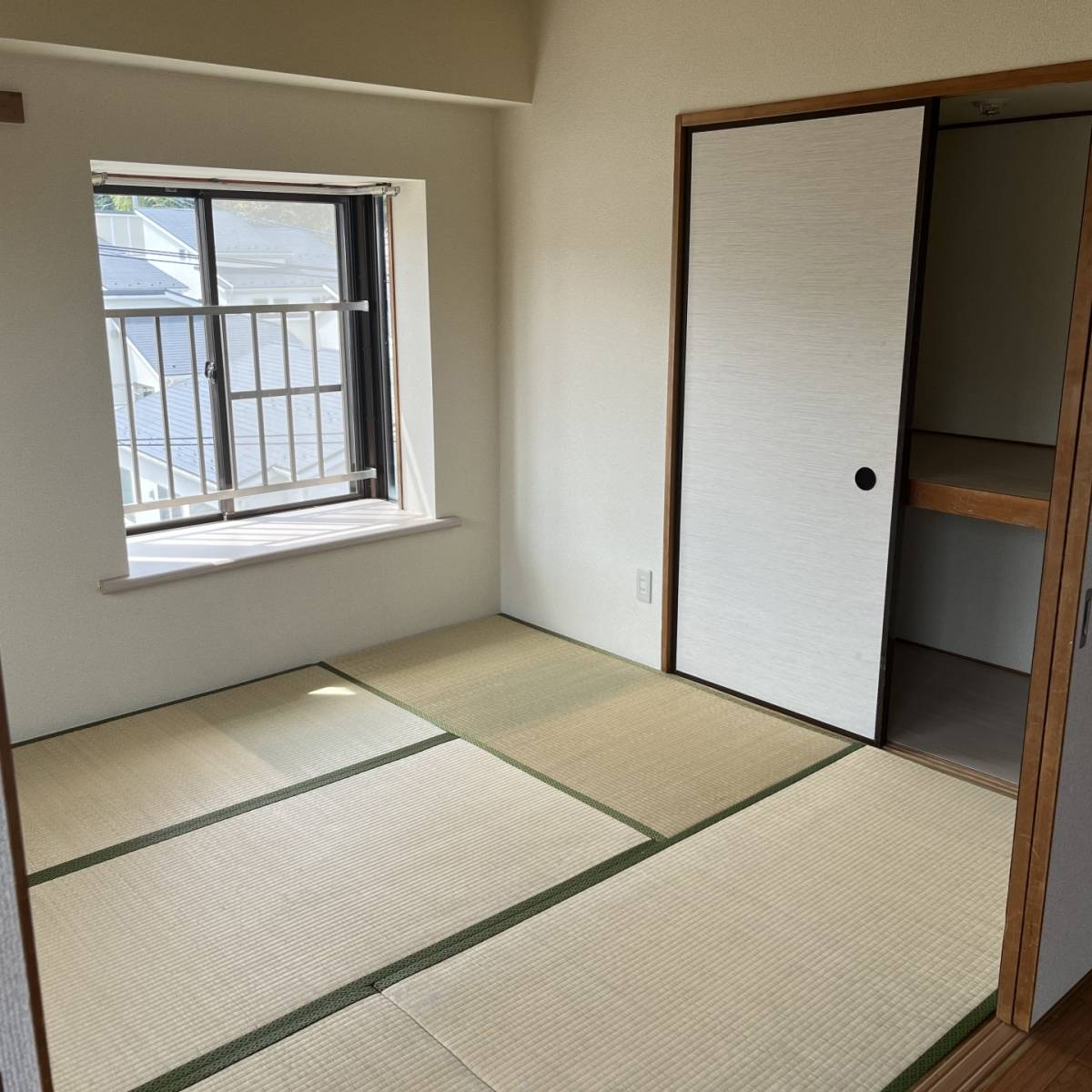 物の無い和室
