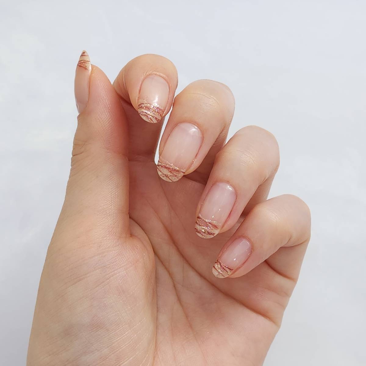 垢抜けレベルが爆上がり！不器用さん向け「レイヤードネイル」のやり方