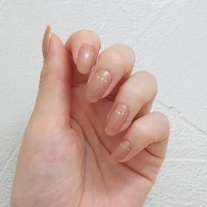 究極の垢抜けが叶う。不器用さん向け「ドットの逆フレンチネイル」のやり方