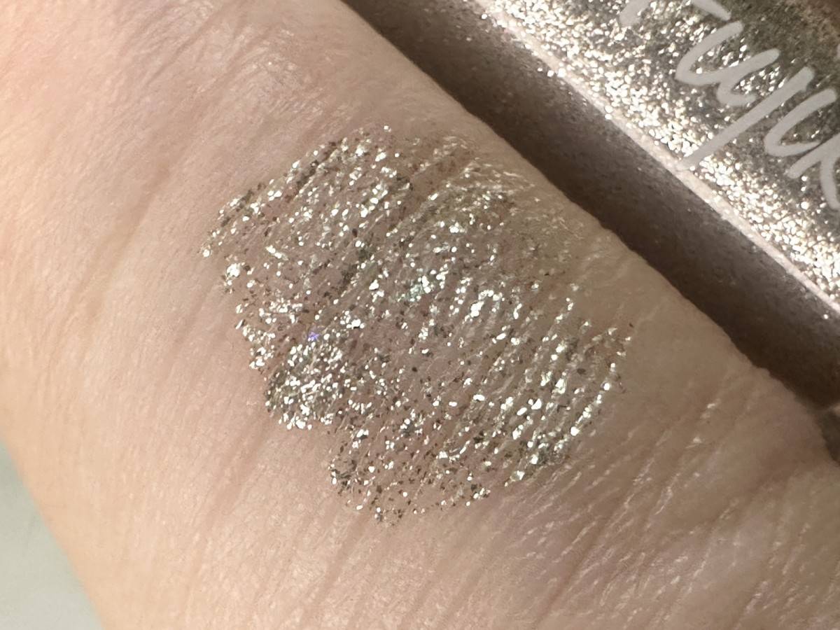 Fujiko 本物のシルバーライナー スウォッチ画像