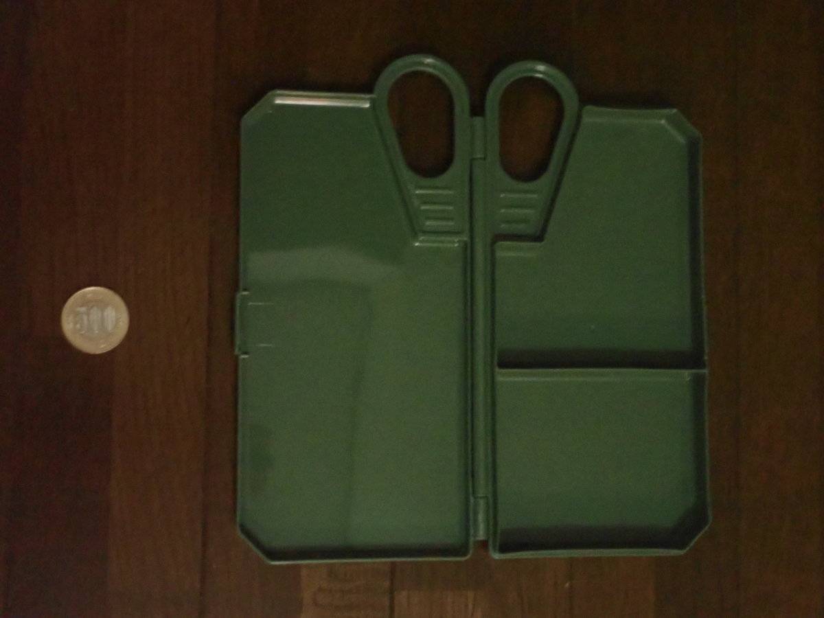 ダイソーの二つ折りランチプレート(パレット型)