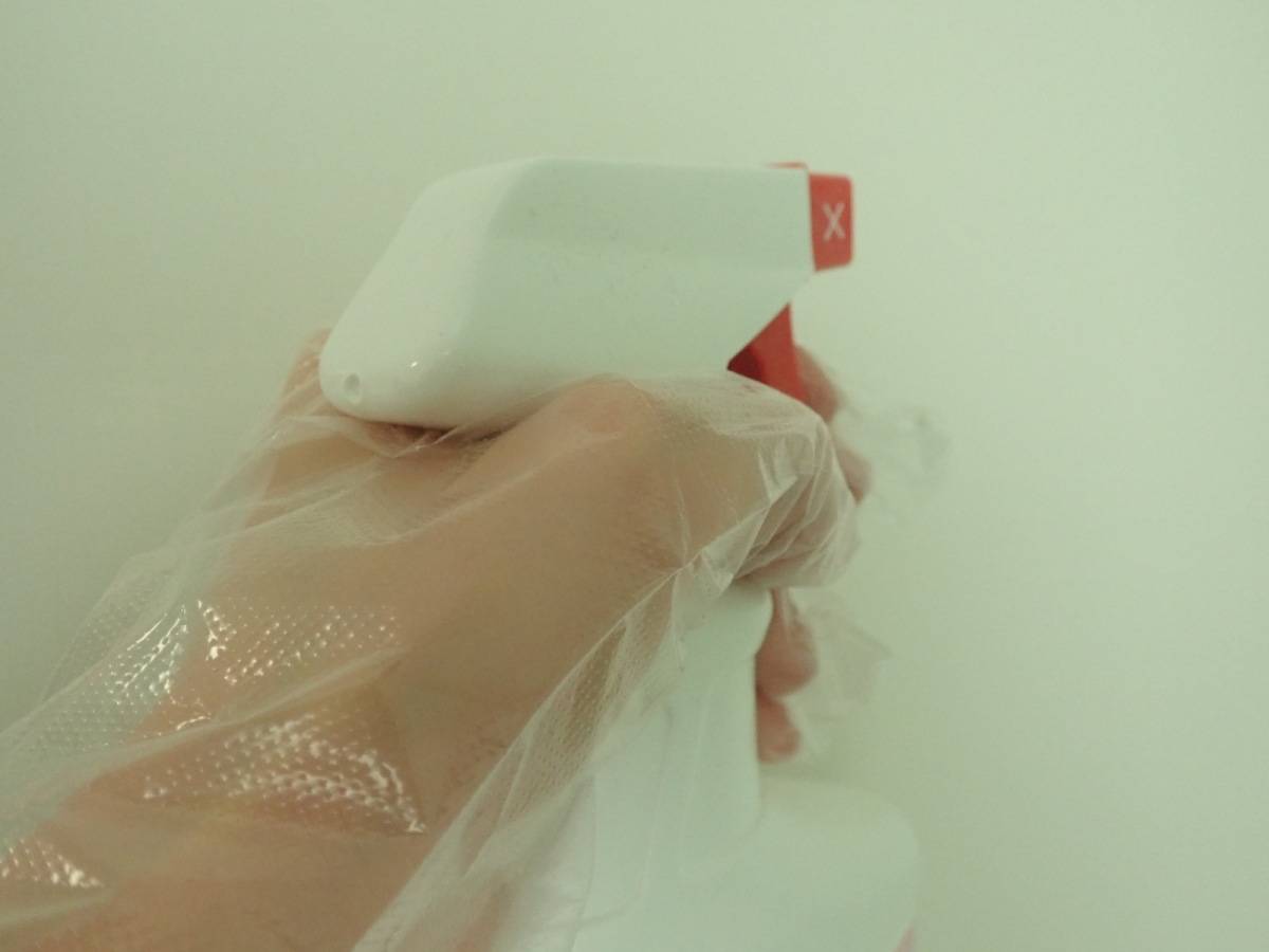 ダイソーの抗菌ポリエチレン手袋(80枚)