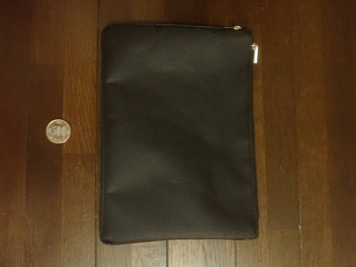 ダイソーのマチが広がるファブリックケース(A5、ブラック、グレー)