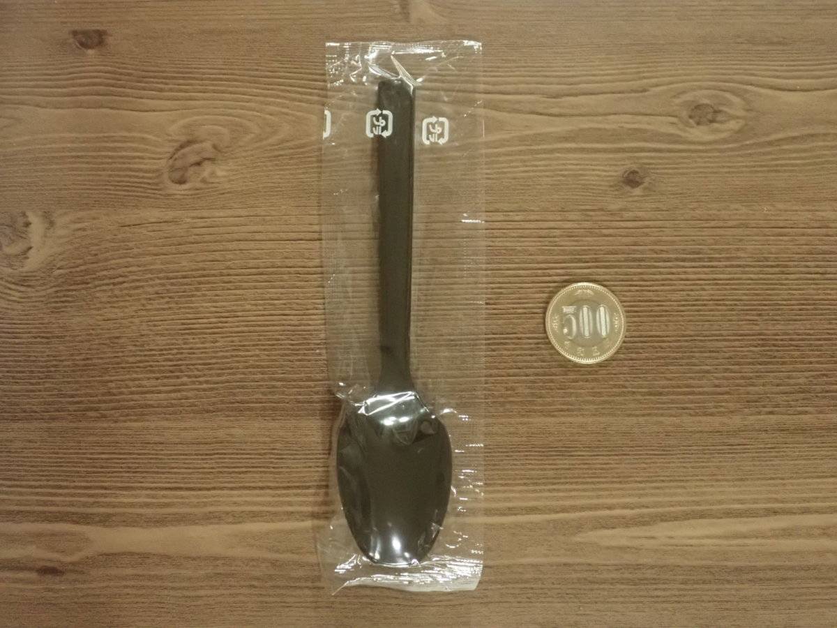 ダイソーの袋入りスプーン(黒、10本)