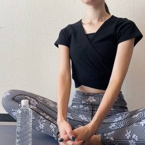 ガチガチの「股関節」がほぐれるよ。ペットボトルを使ったストレッチ