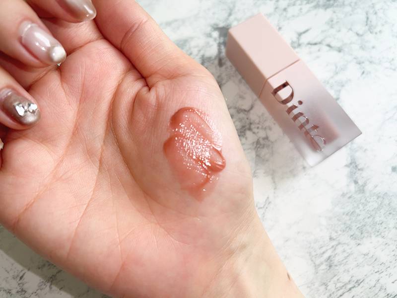 dintoブラーゼリーティントを手に塗った画像