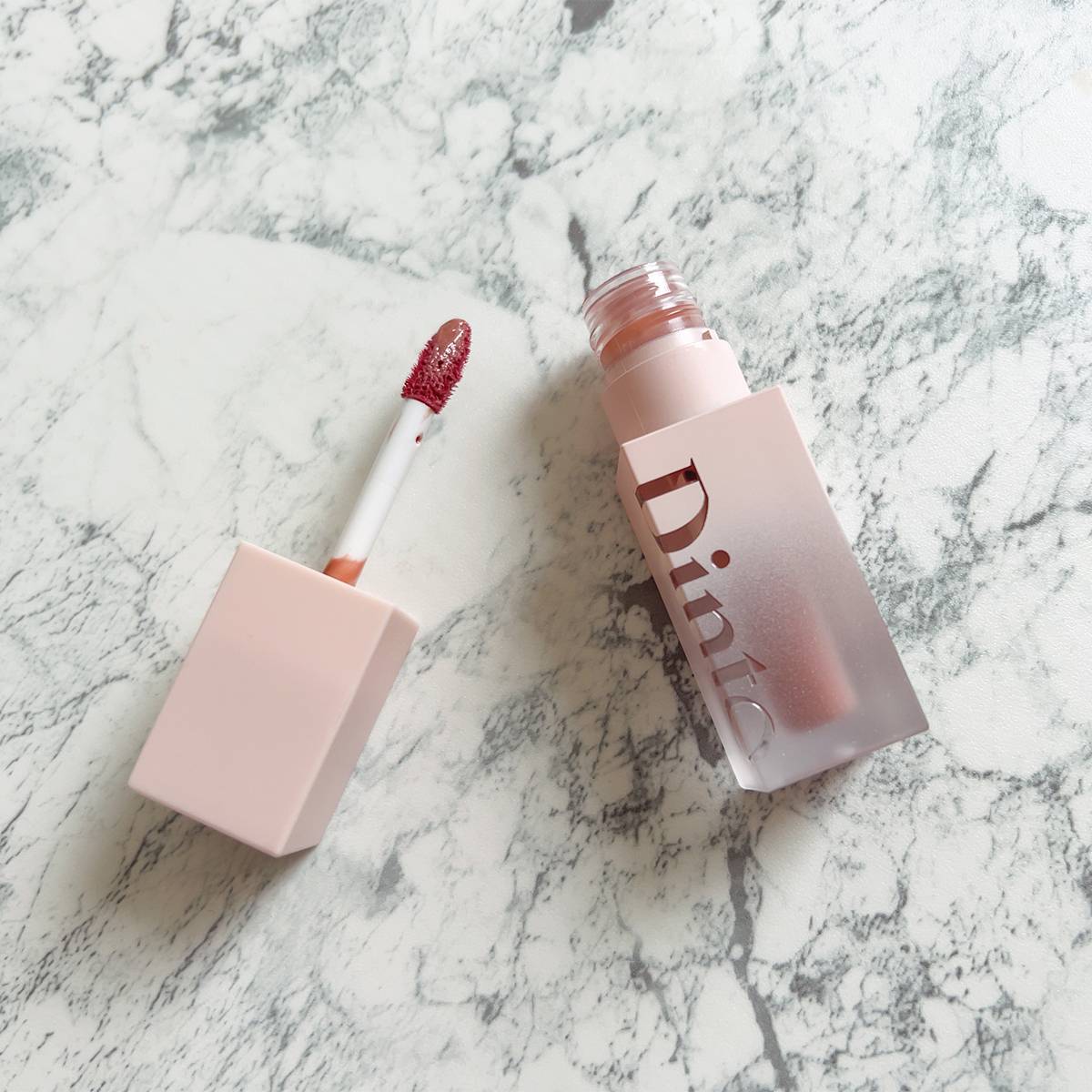 dintoブラーゼリーティントを置いた画像