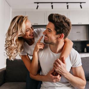可愛い甘え方がわからない人へ！デートで即実践できる甘え方とは？