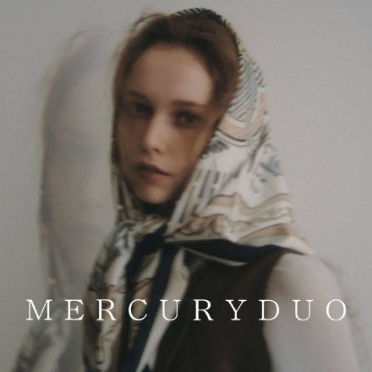 MERCURYDUOの2025秋コレクションはクラシカルでエレガント