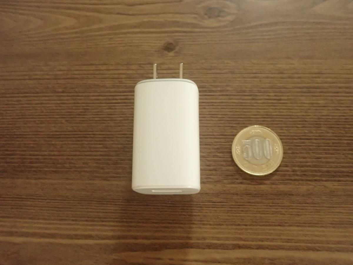 ダイソーのACアダプター(1ポート)