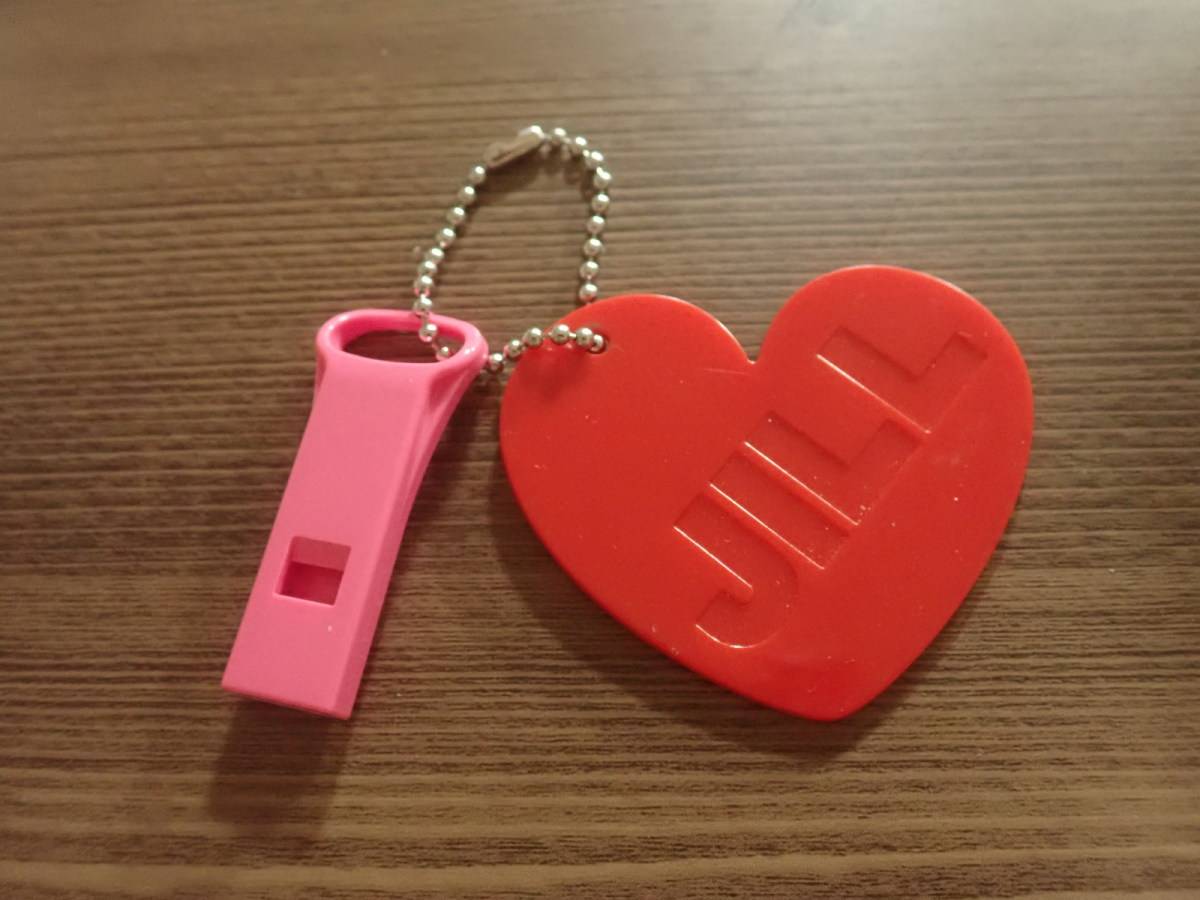 ダイソーのホイッスルパーツ(ピンク・水色アソート、1個入り)