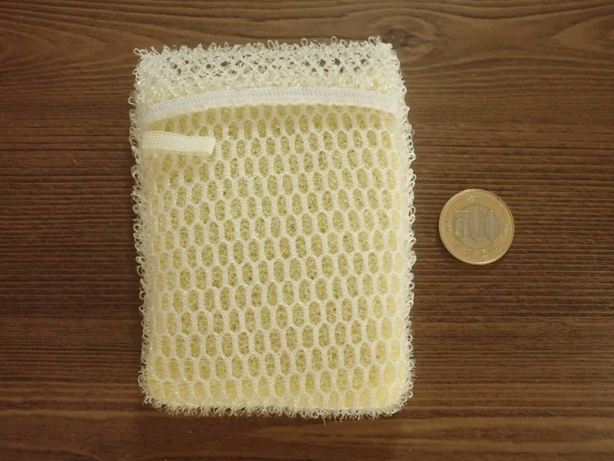ダイソーの石けん用スポンジ