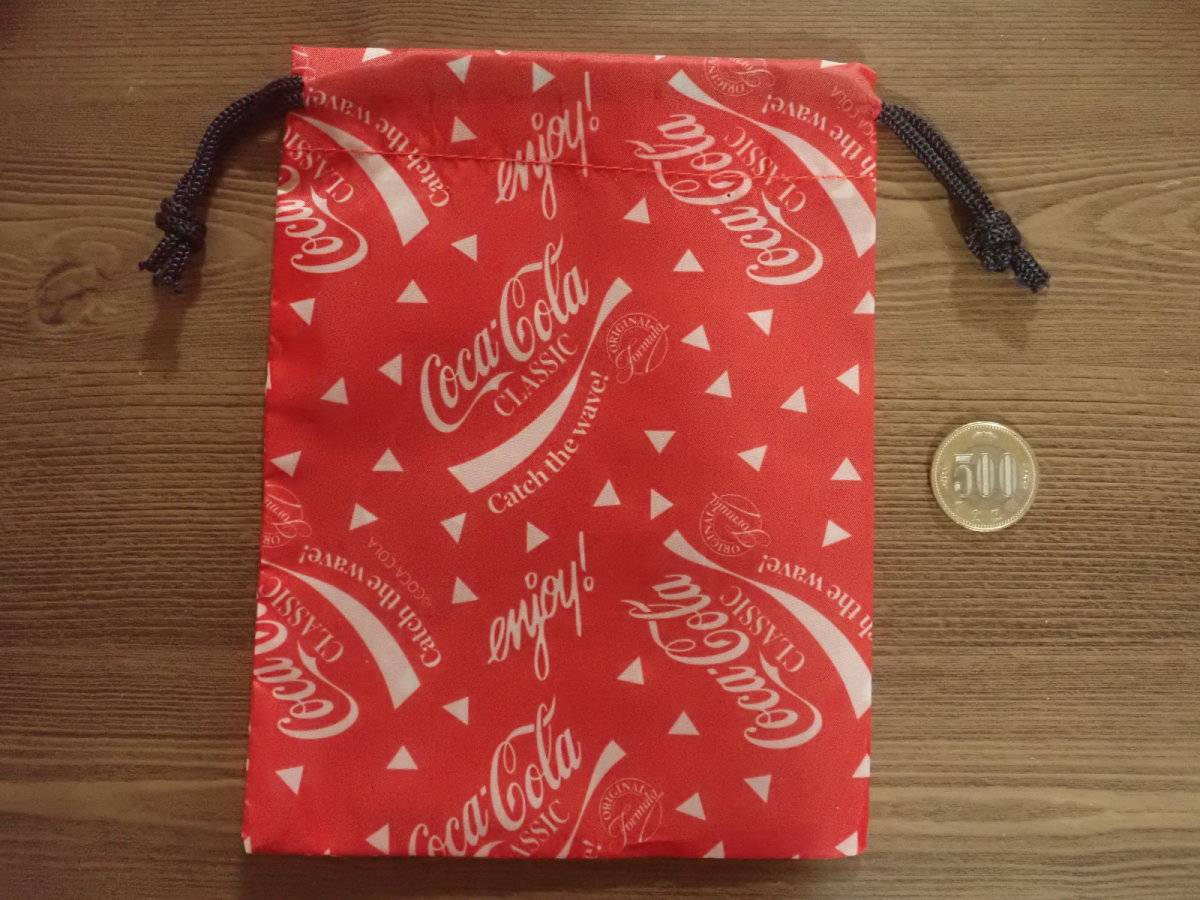 ダイソーの縦長巾着袋(コカ・コーラ、SSCE)