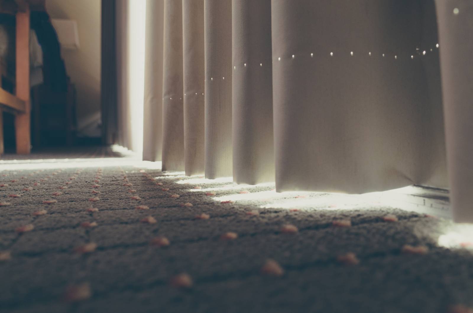 リビング　運を逃す　アイテム　暗い照明