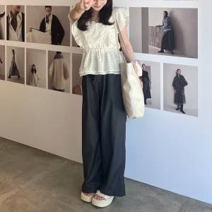 【2026年8月】最高に大人可愛い……。夏のグレーパンツコーデ5選