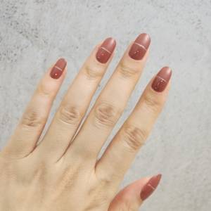 マネした人から垢抜ける。不器用さん向け「バイカラー風ネイル」のやり方