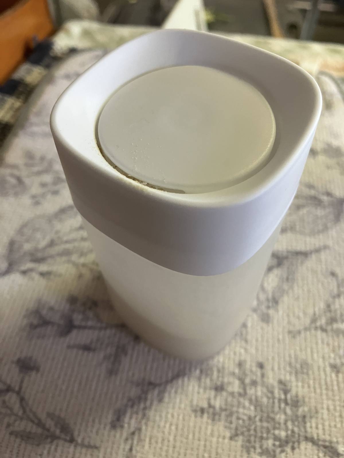 ダイソーのどこからでも出せるスパイスボトル