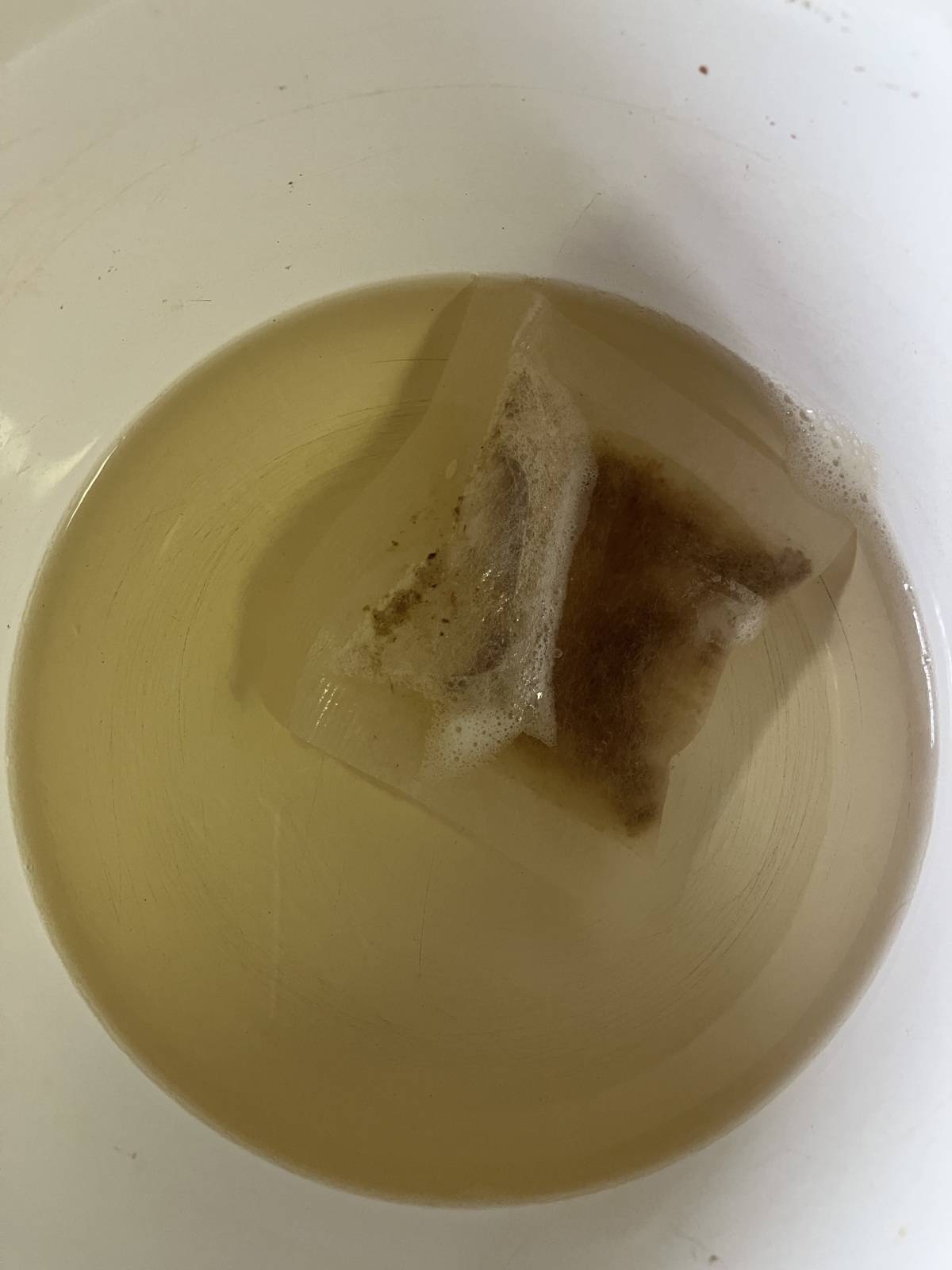 ダイソーのウィルビー やすまるだし 和風万能だし 4包入り 赤 17.6g