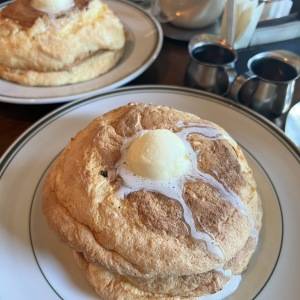 【東京】ふわっふわ食感♡ゆったり空間で味わう「名物パンケーキ」
