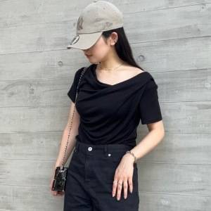 甘さを抑えて今っぽく♡「キャップ✕オフショル」のカジュアルコーデ