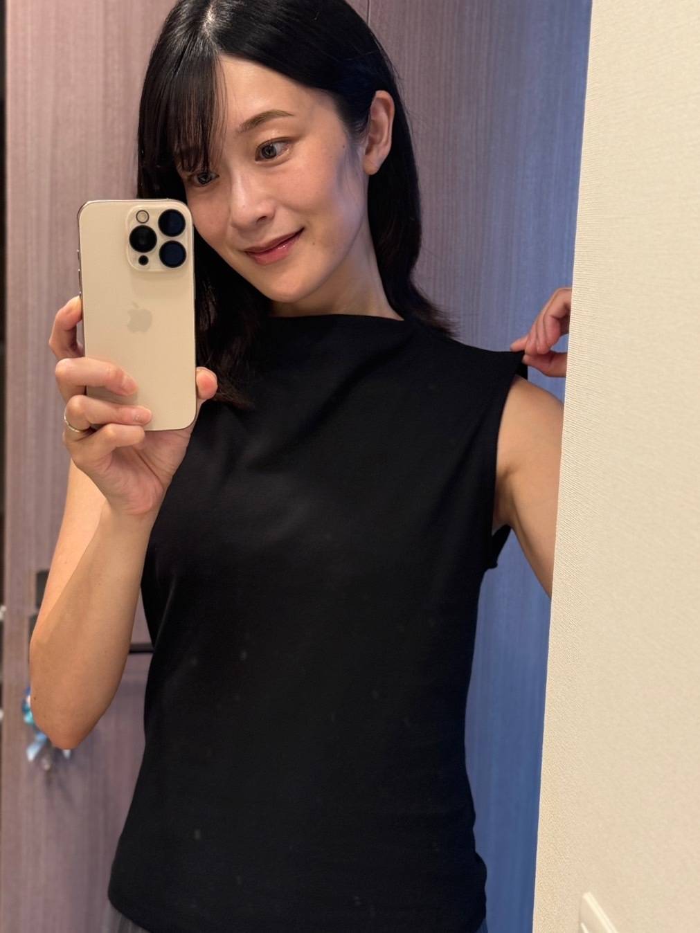 GU ボトルネックT(ノースリーブ)Qの着画