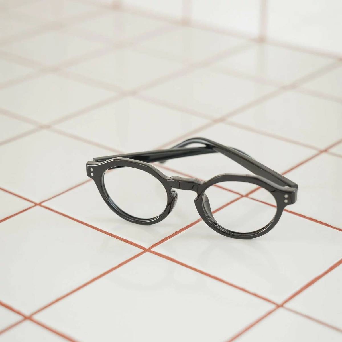 顔タイプ「アクティブキュート」に似合うメガネ