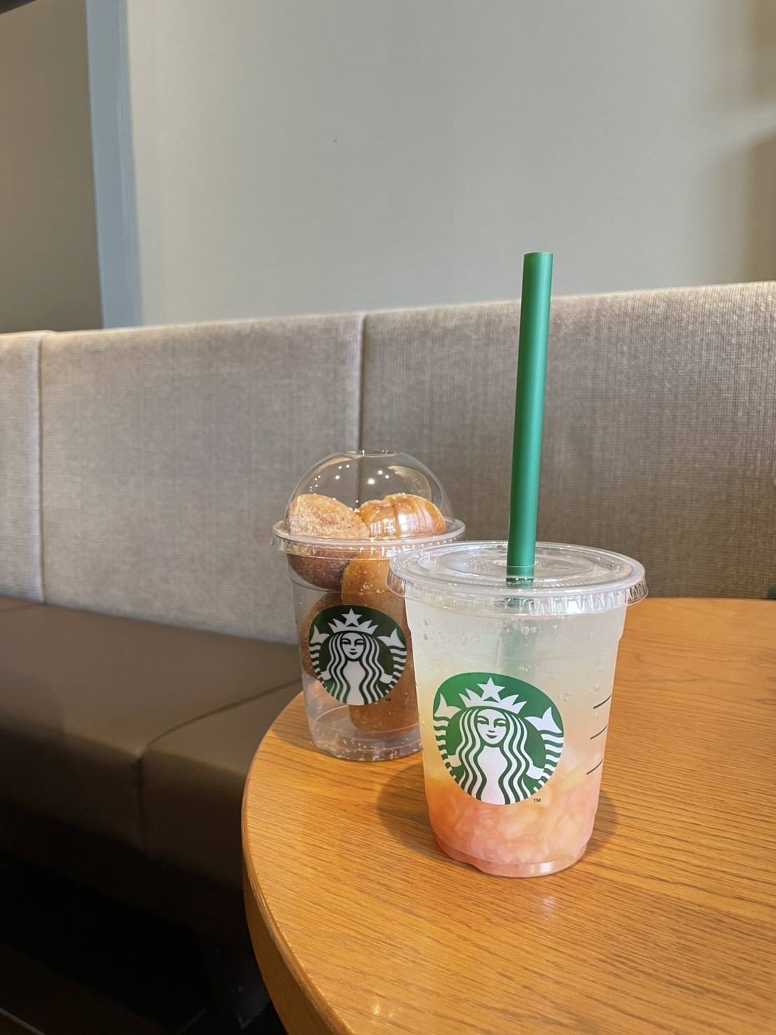 スタバのチラックスソーダーピーチ