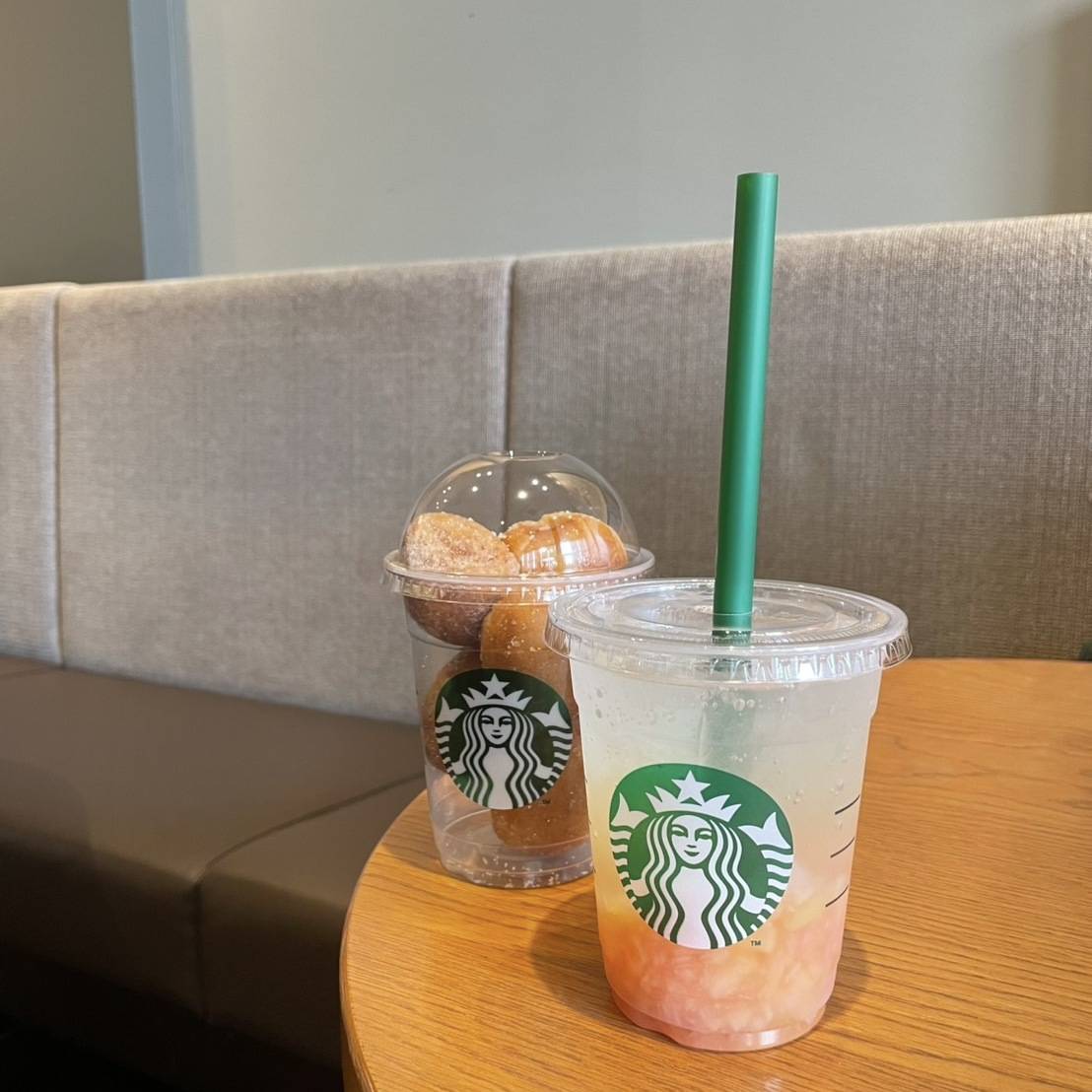 スタバのチラックスソーダーピーチ
