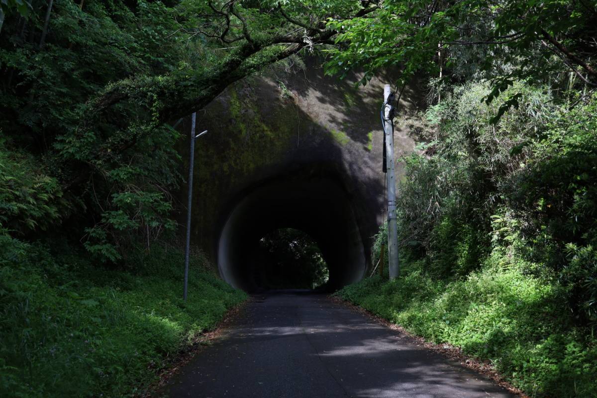 トンネル
