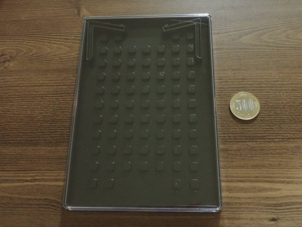 ダイソーの缶バッジスタンド付ケース