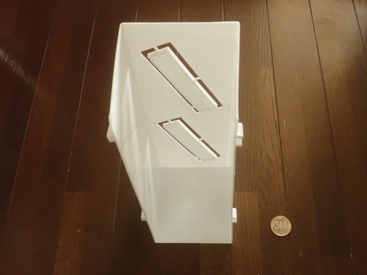 ダイソーの棚板を付けられるファイルボックス