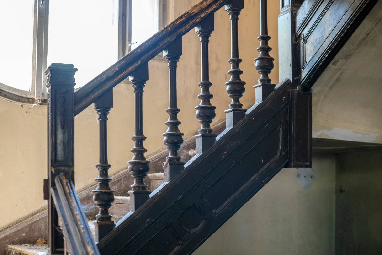 運気を逃す　階段　破損