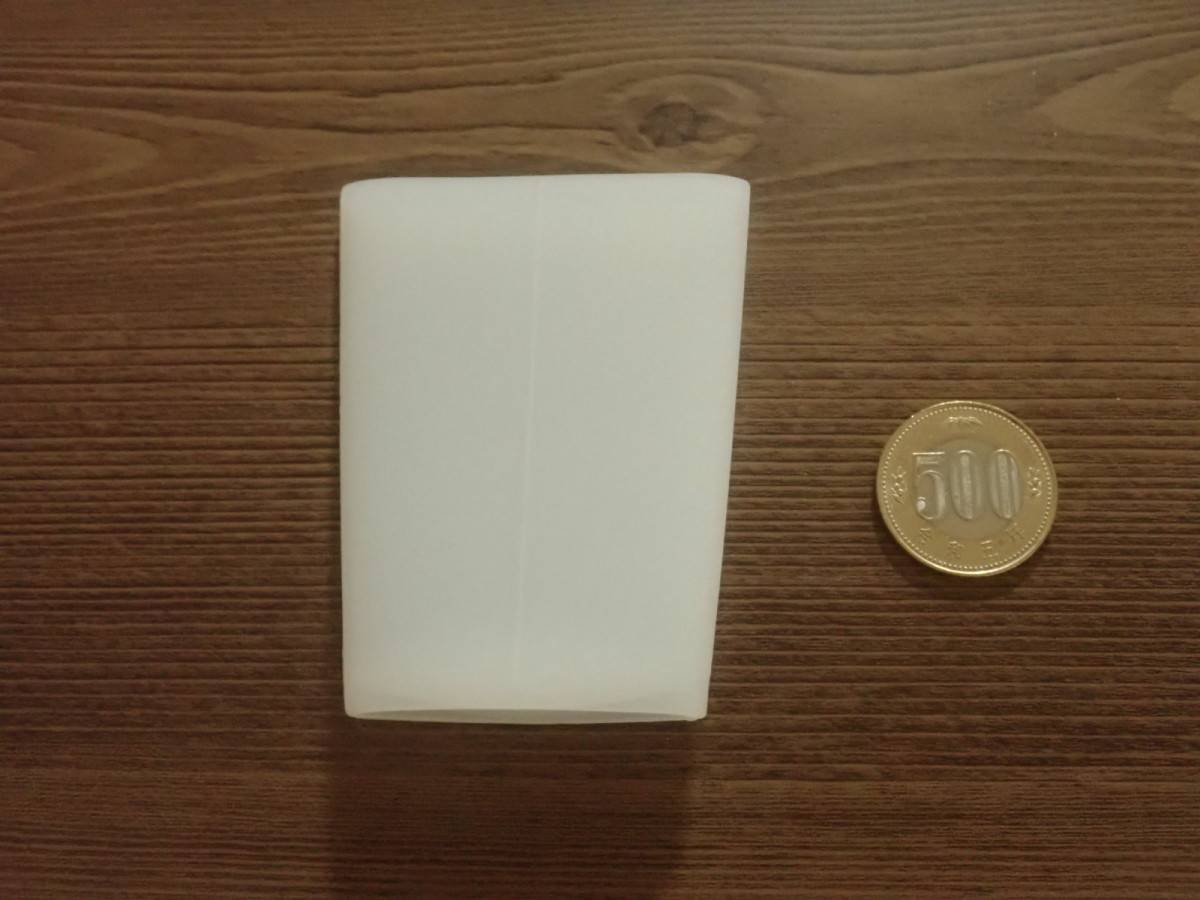 ダイソーの携帯用シリコーンコップ