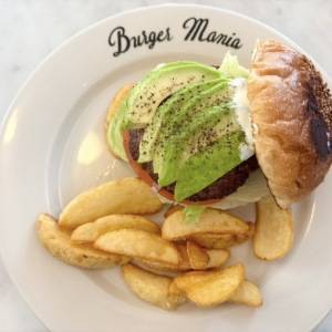 食べて感動……♡【バーガーマニア】アボカドたっぷりバーガー＆やみつきポテトがウマすぎた