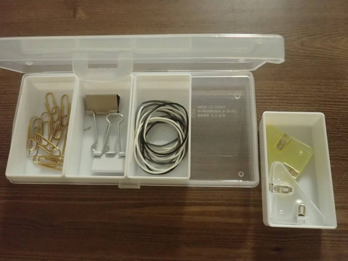 ダイソーのケースandケース(4分割)