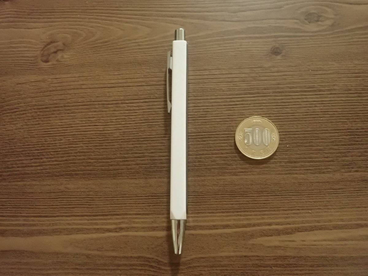 ダイソーのマグネット付きボールペン