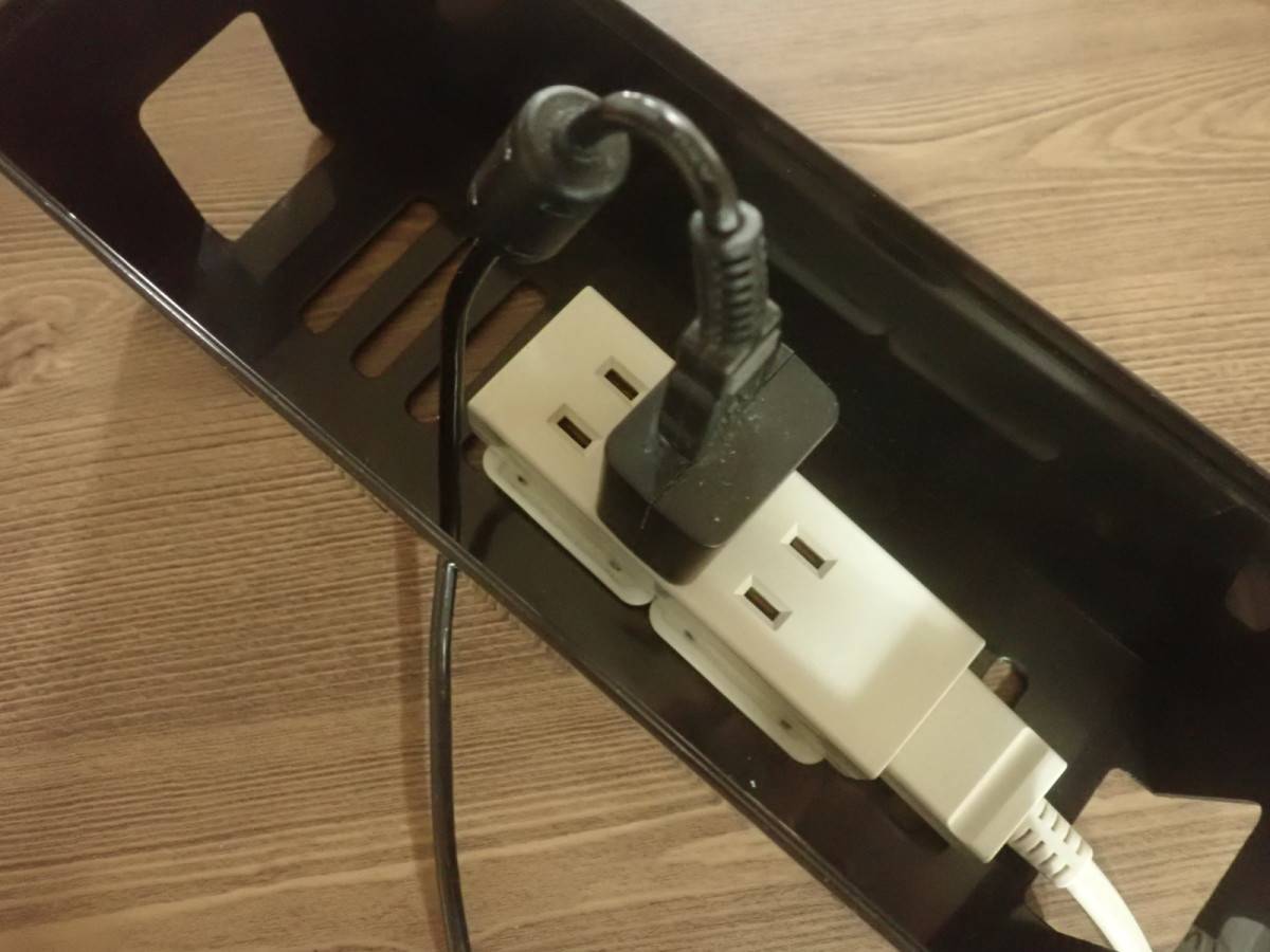 ダイソーのコードタップ収納ケース