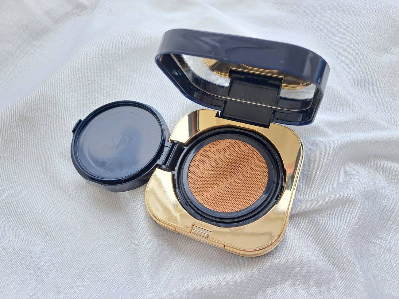 クレ・ド・ポー ボーテ タンクッションエクラ ナチュレル