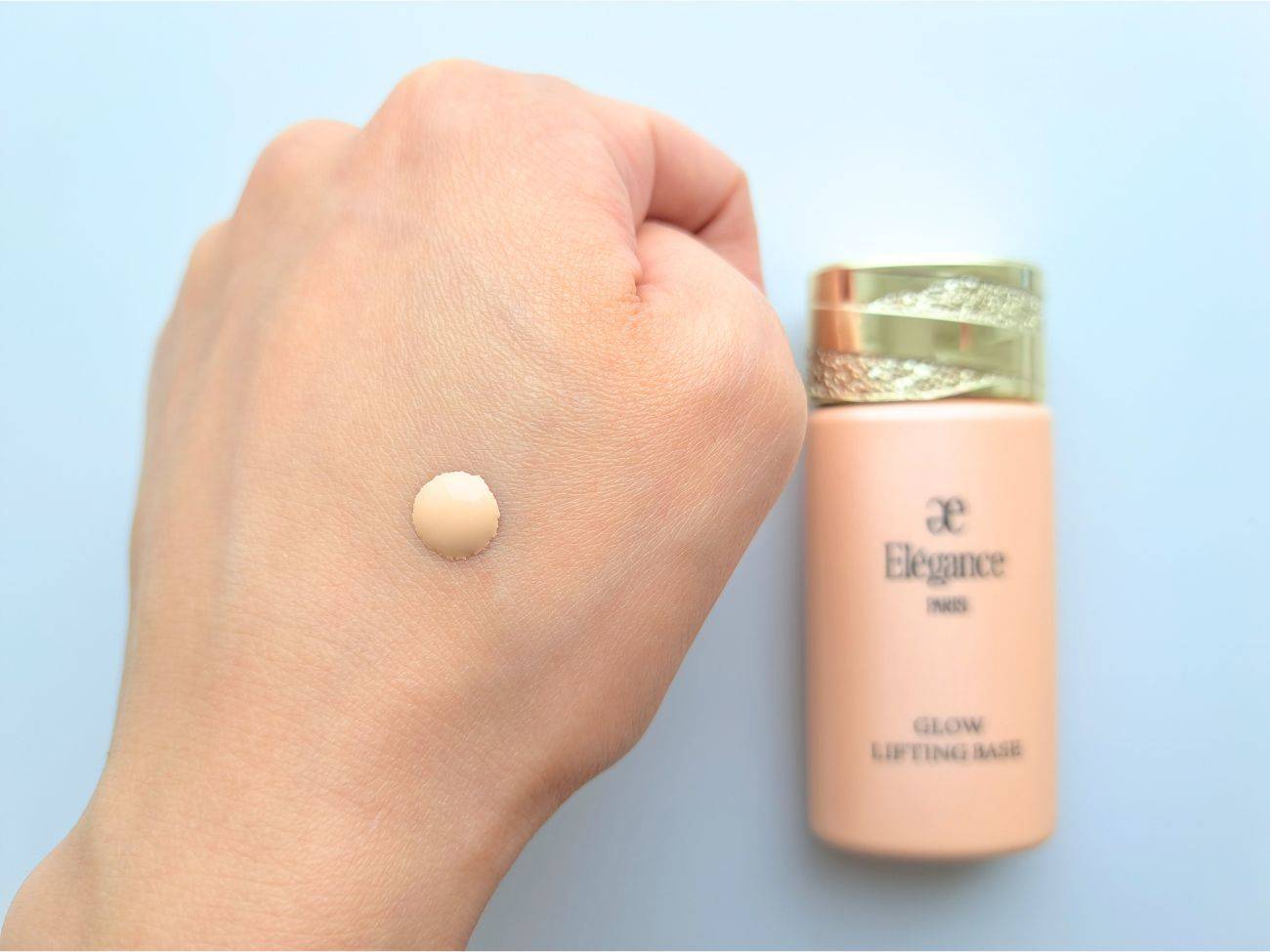 Elégance(エレガンス) グロウリフティング ベース　BE900の手元スウォッチ