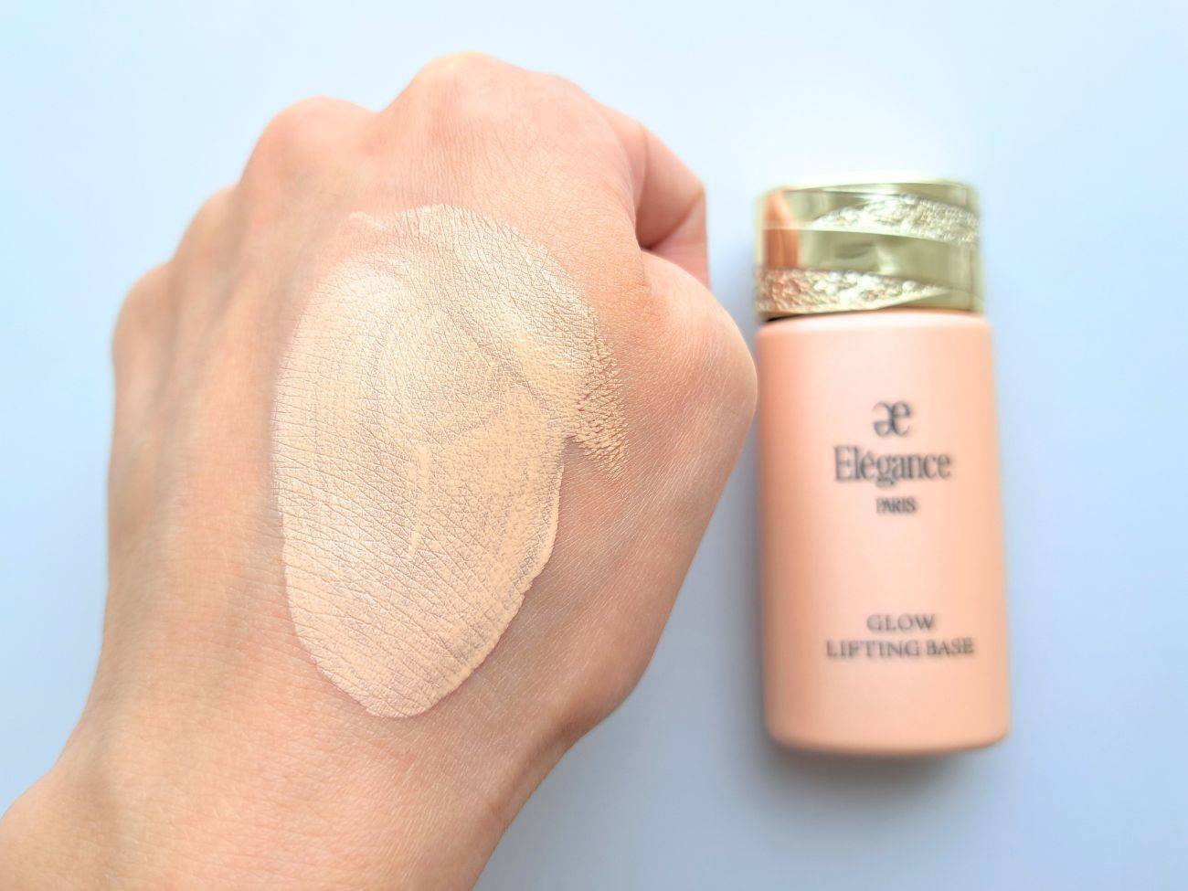 Elégance(エレガンス) グロウリフティング ベース　BE900の手元スウォッチ