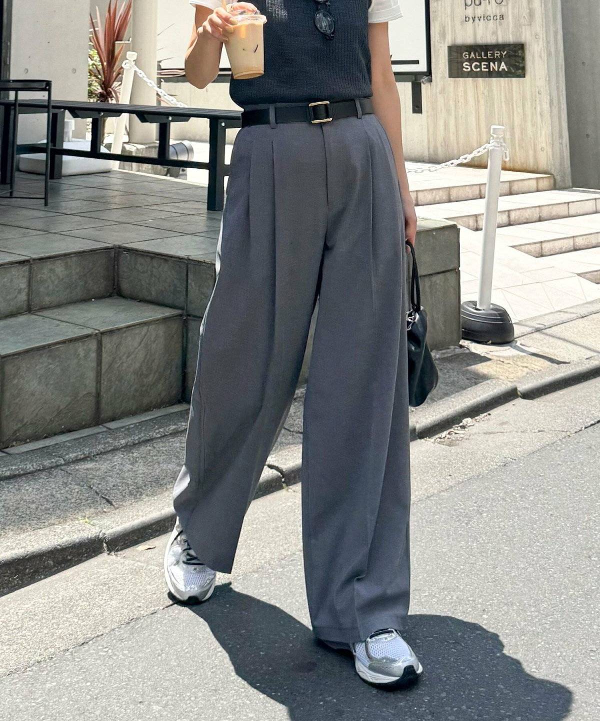 FREDY & GLOSTER(フレディ アンド グロスター) 【吸水速乾/接触冷感/ウォッシャブル/防シワ加工】接触冷感タックスラックスパンツ