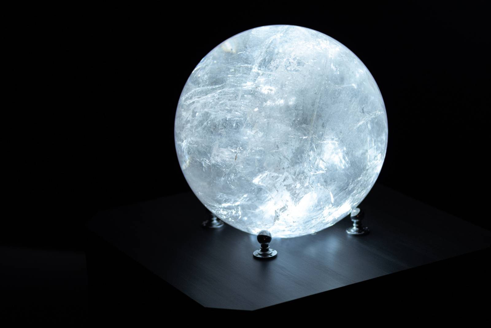 ダイニング　魔除け　水晶