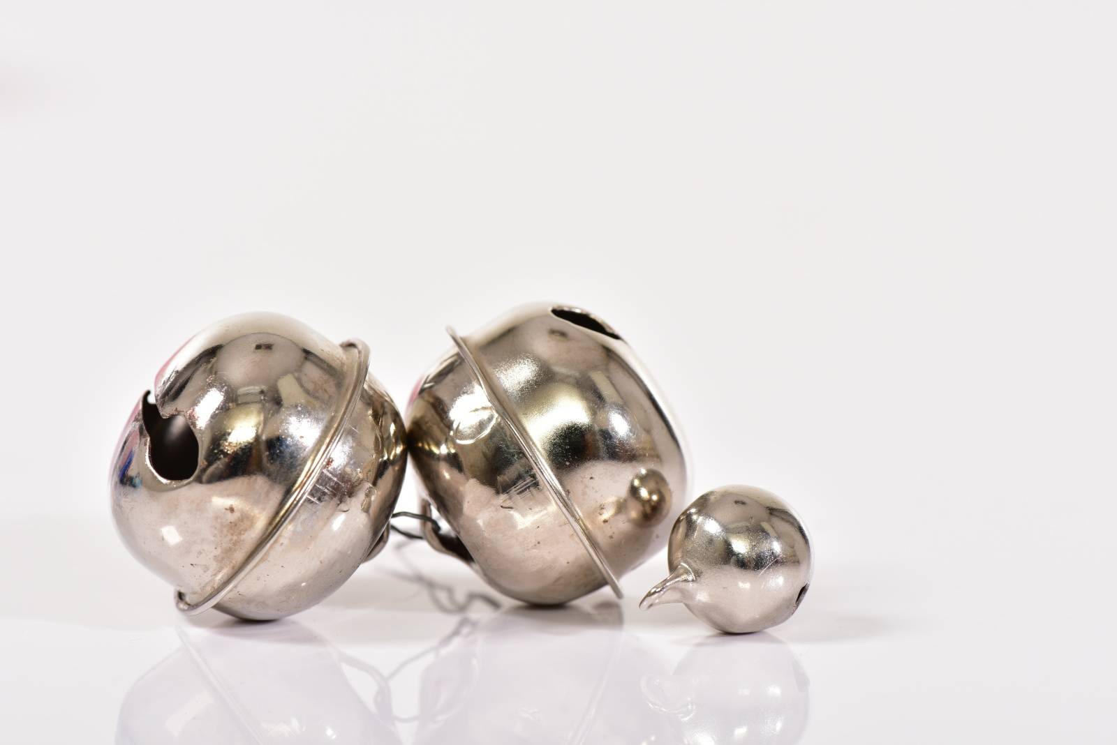 車　魔除け　鈴