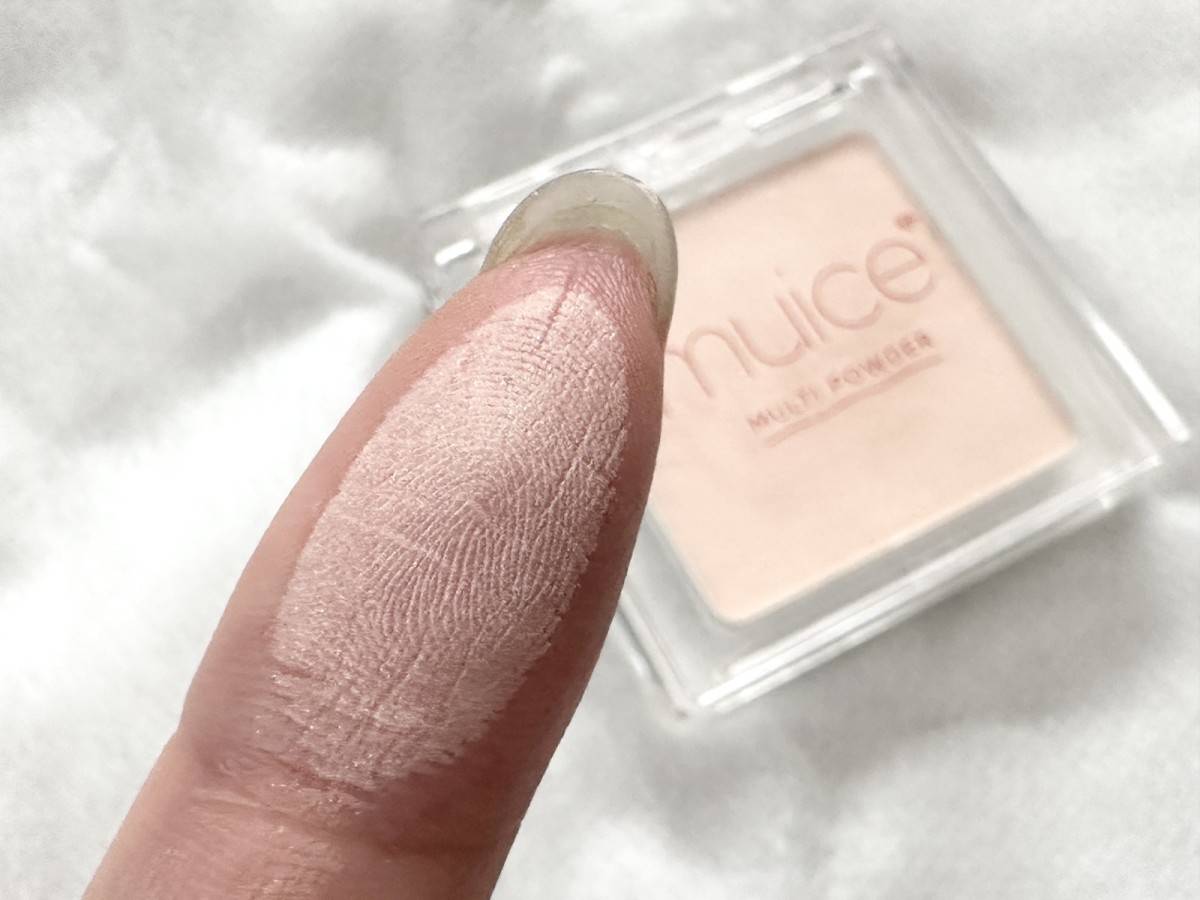 muice　スポットメンテパウダー　粉質イメージ